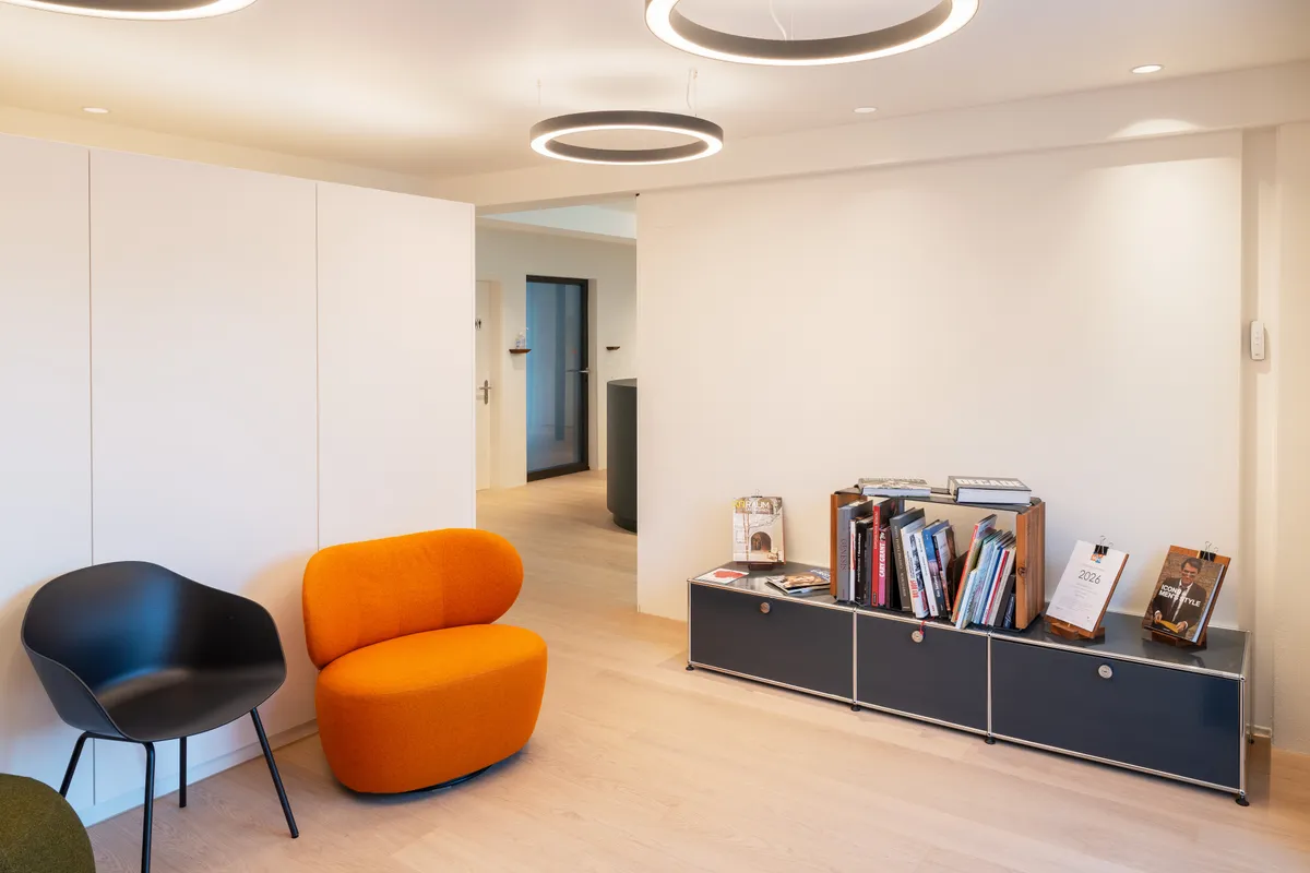 Wartezimmer der Dentalpraxis Nidau